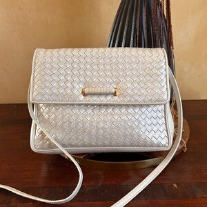 Elegant Cream Pearlized Woven Crossbody Bag